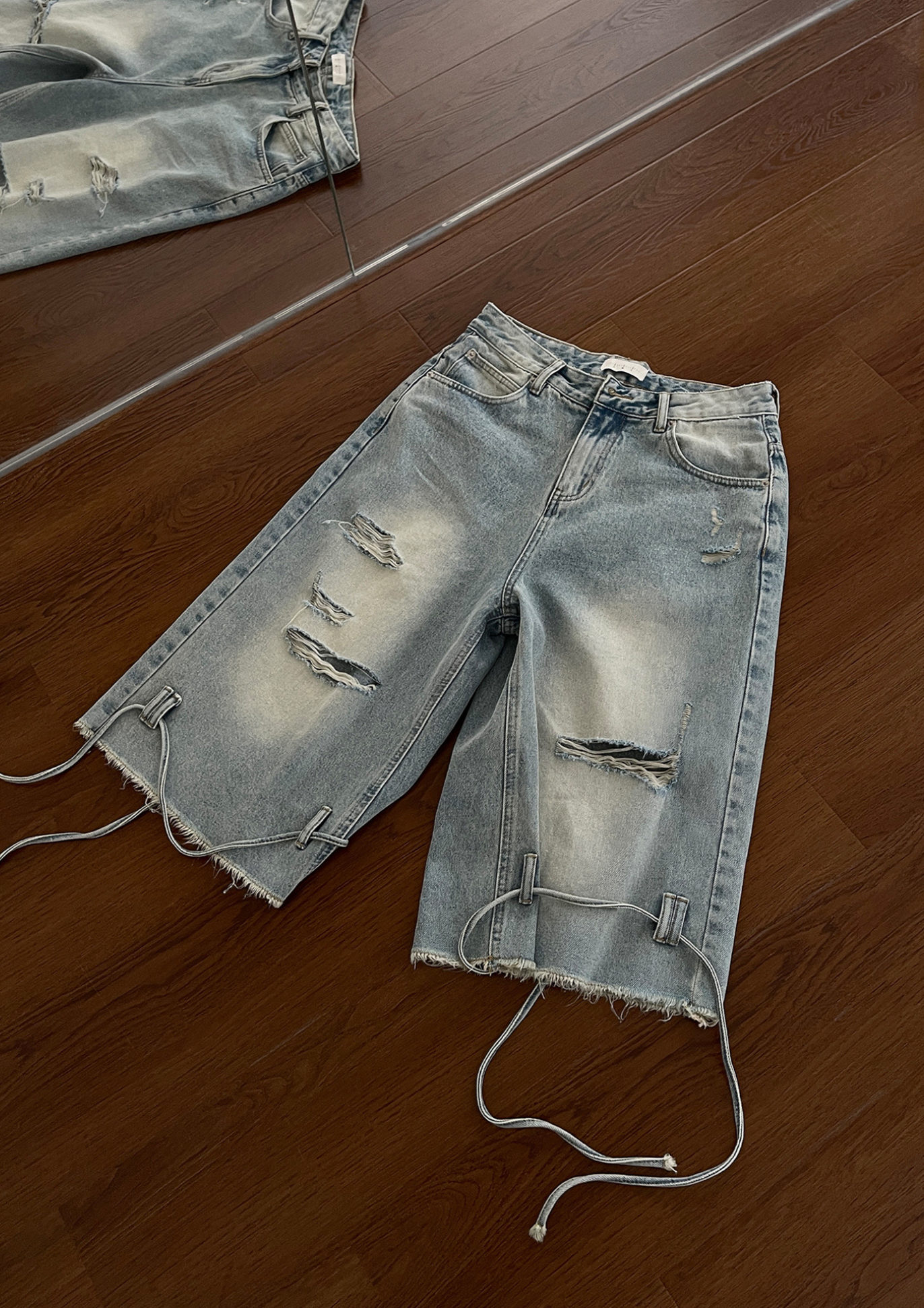 LY No. 2182 Ripped Denim Jorts