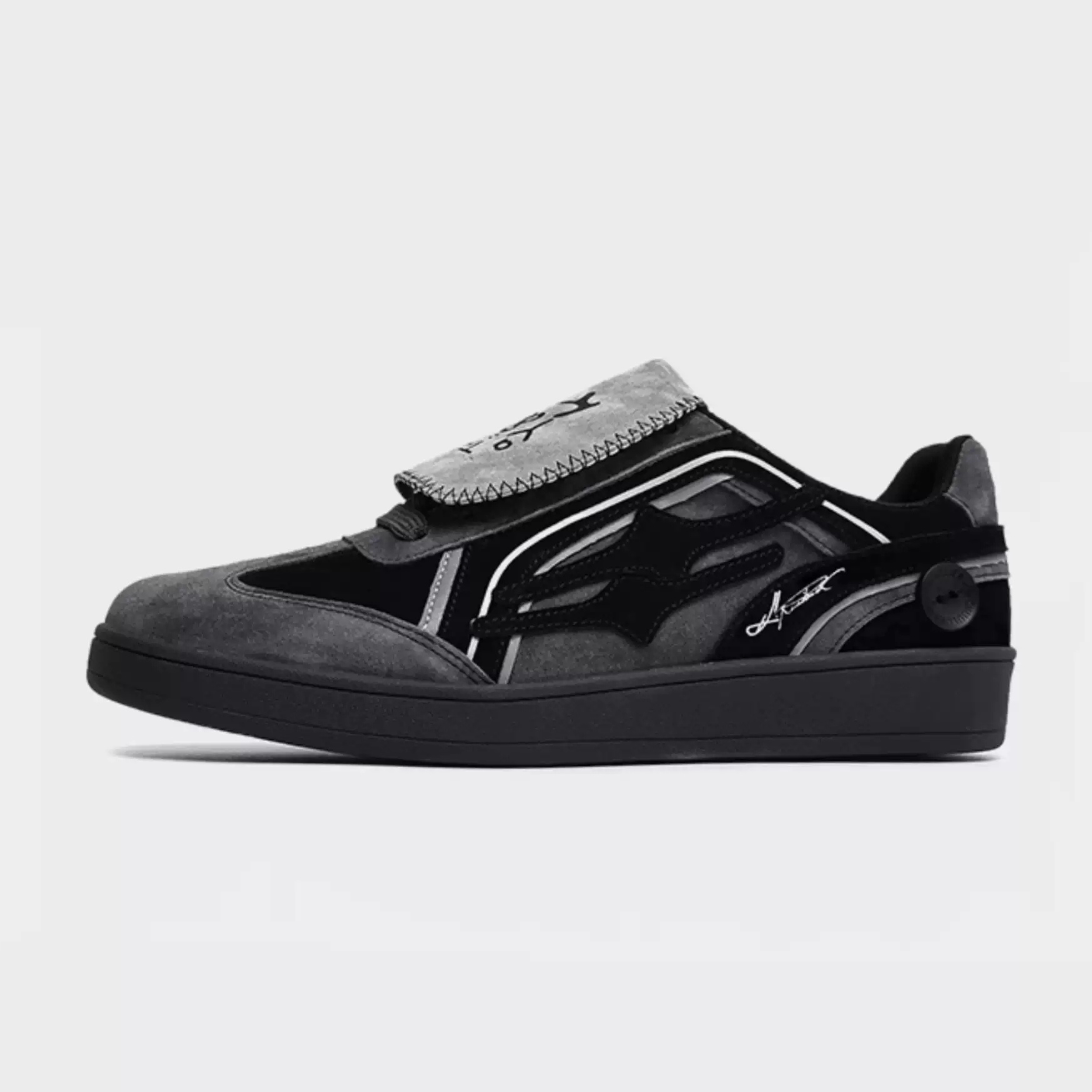 LY No. 4007 Velcro Suede Sneakers