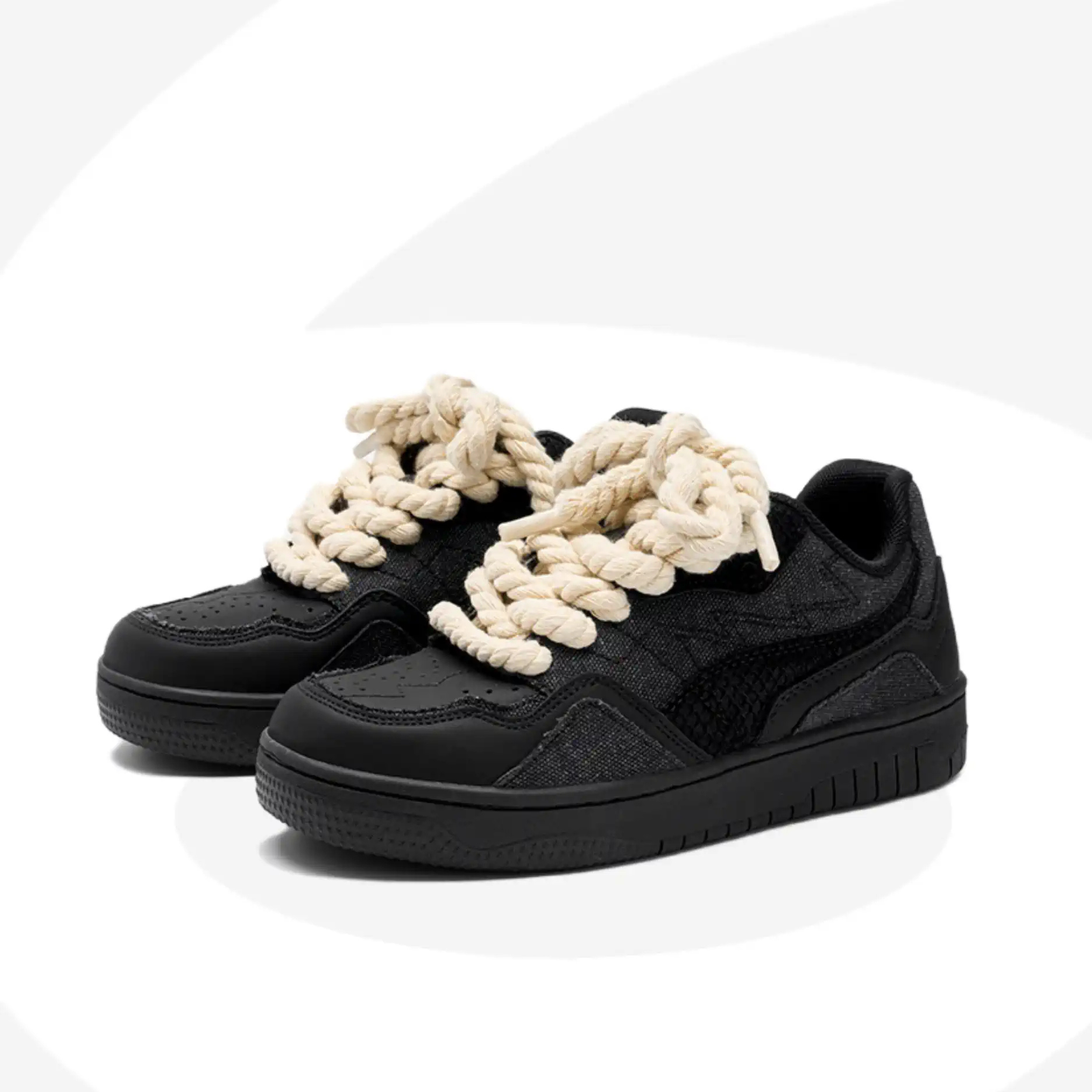 LY No. 4002 Black Canvas Sneakers