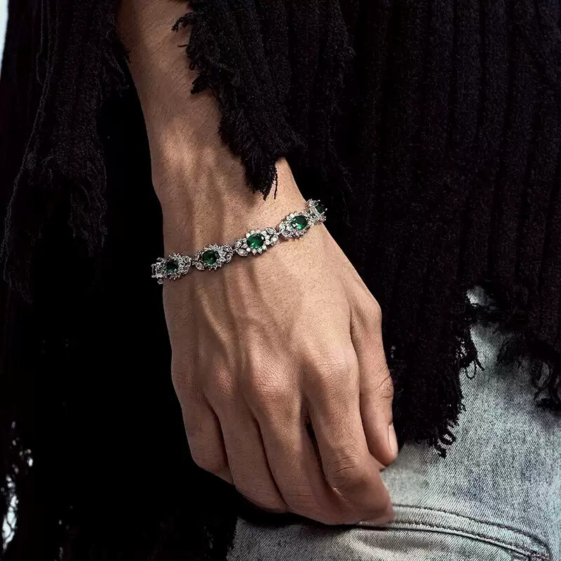 LY No. 3033 Emerald Halo Silver Bracelet