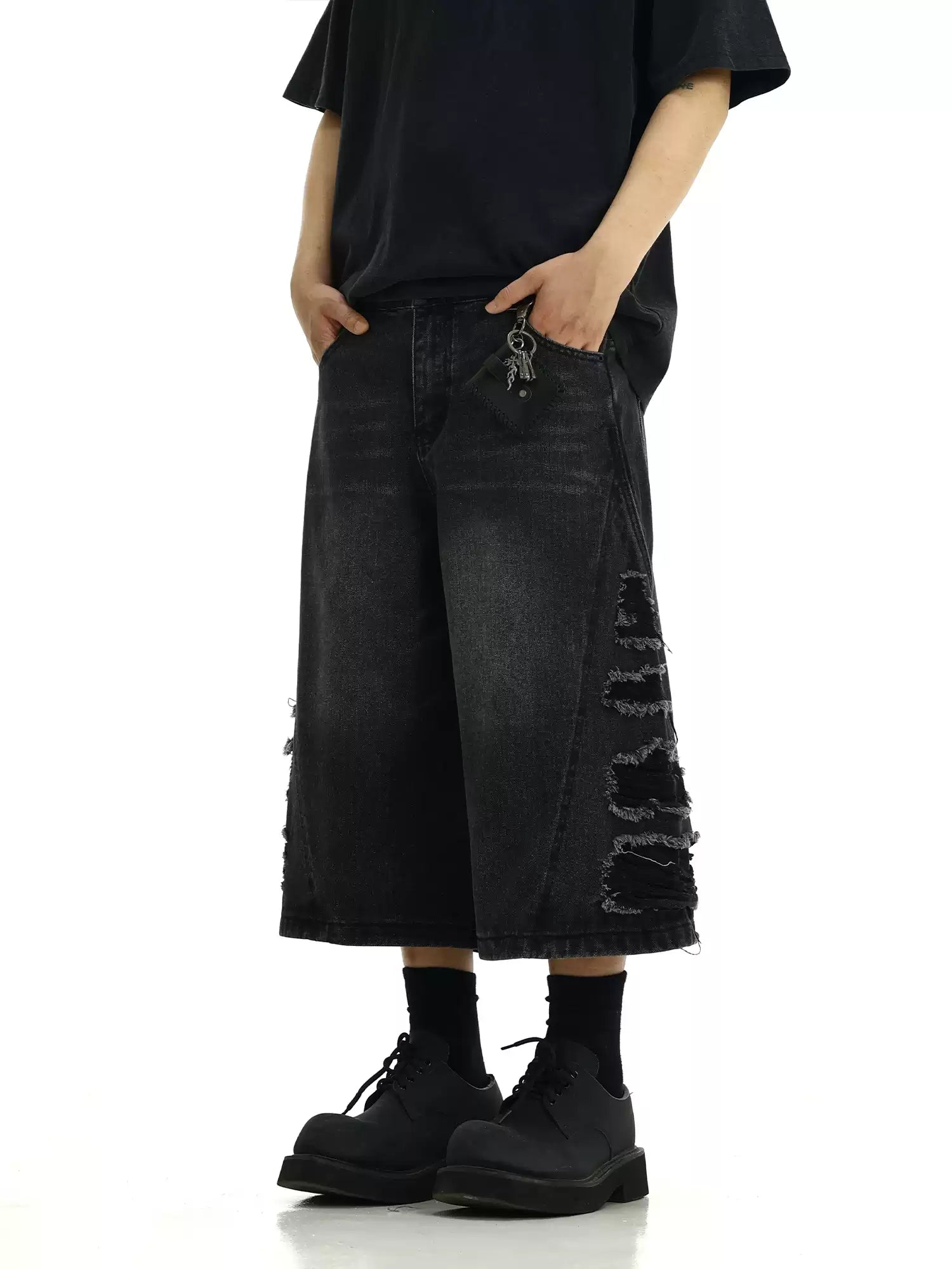 LY No. 2081 Distressed Denim Jorts